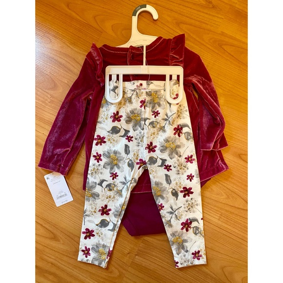 Carter’s Set - Picture 2 of 2